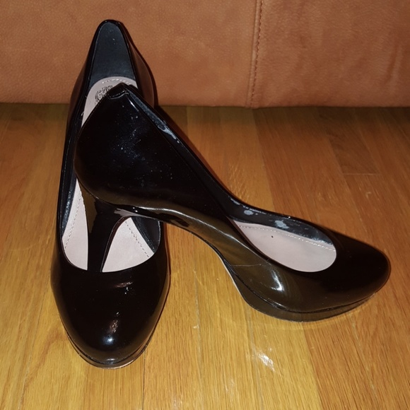 Vince Camuto Zella black shoes - Picture 7 of 8